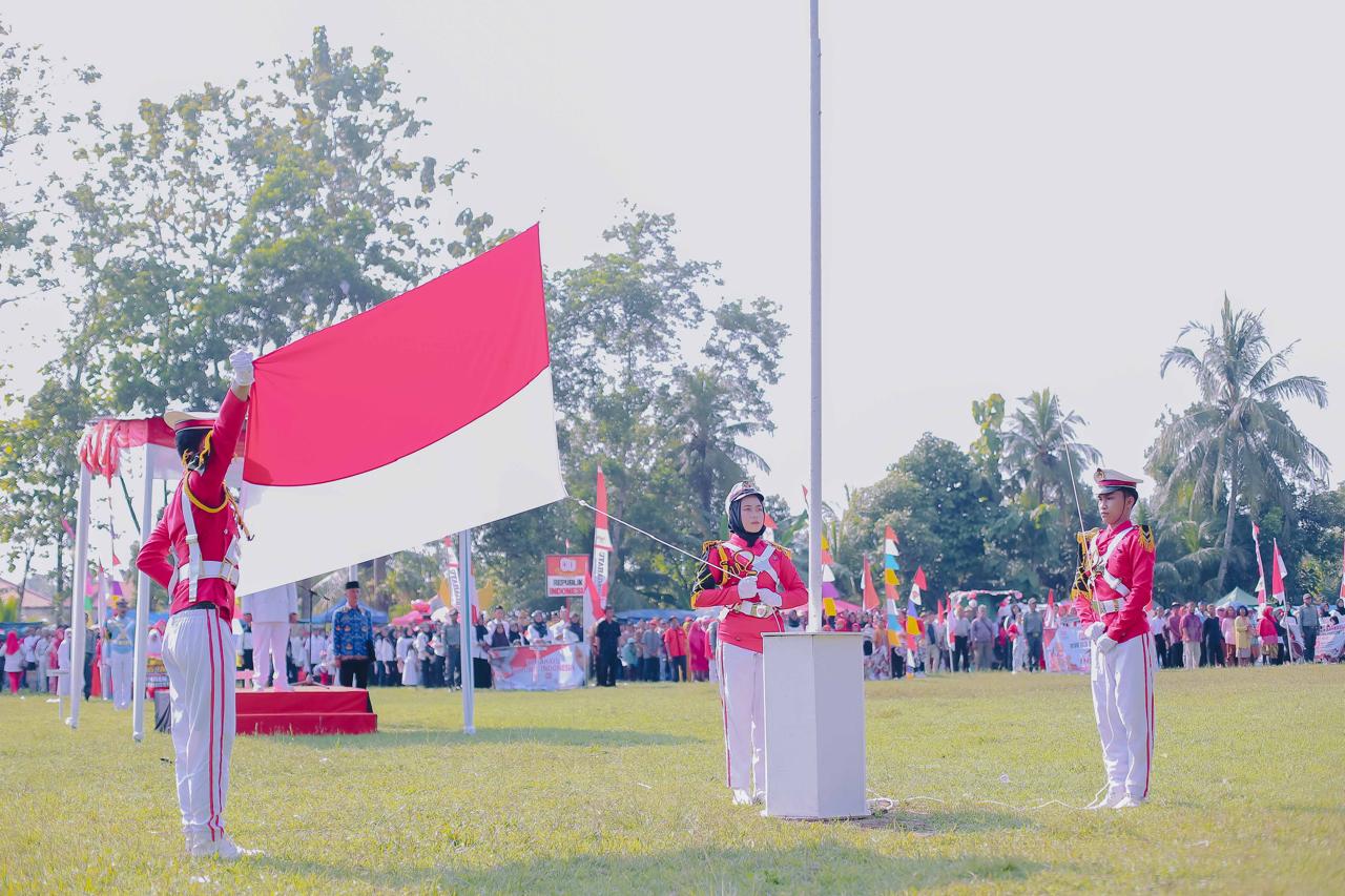 Upacara Hari Ulang Tahun RI ke-80 di Lapangan Mayasinga di Desa Panulisan